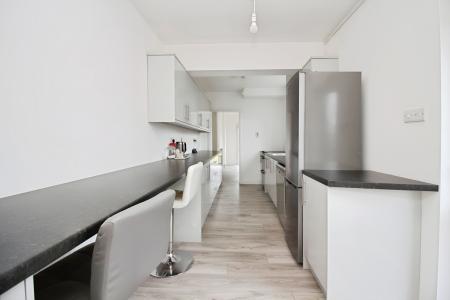 4 bedroom Semi-detached house for sale in Braunstone Lane, Leicester, LE3