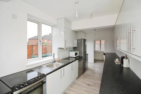 4 bedroom Semi-detached house for sale in Braunstone Lane, Leicester, LE3