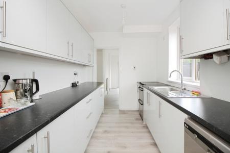 4 bedroom Semi-detached house for sale in Braunstone Lane, Leicester, LE3