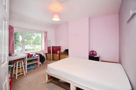 4 bedroom Semi-detached house for sale in Braunstone Lane, Leicester, LE3