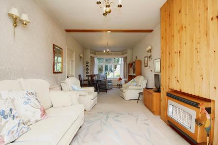 3 bedroom Semi-detached house for sale in Braunstone Lane, Leicester, LE3