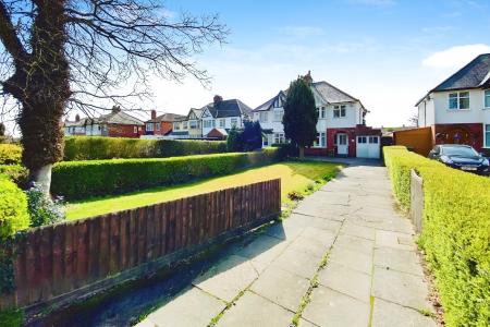 Braunstone Lane, Leicester, LE3