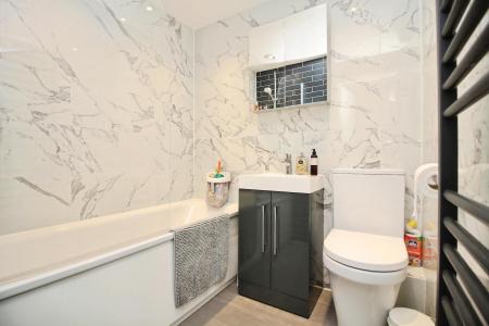 3 bedroom Semi-detached house for sale in Bromwich Close, Thorpe Astley, LE3