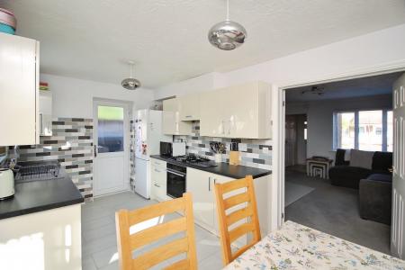 3 bedroom Semi-detached house for sale in Bromwich Close, Thorpe Astley, LE3