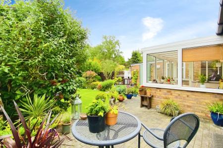 2 bedroom Detached bungalow for sale in Castell Drive, Groby, LE6