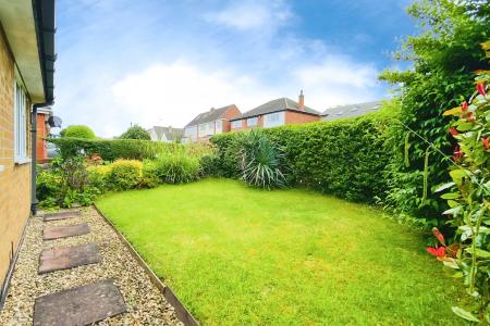 2 bedroom Detached bungalow for sale in Castell Drive, Groby, LE6