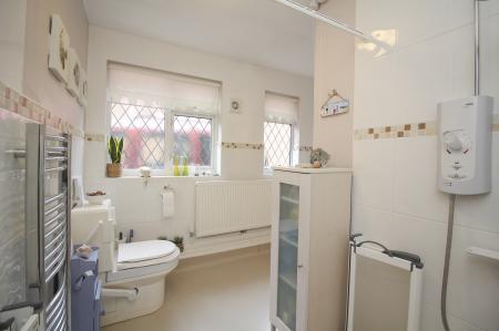 2 bedroom Detached bungalow for sale in Castell Drive, Groby, LE6