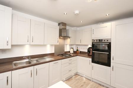 3 bedroom Town house for sale in Centurion Drive, Kirby Muxloe, LE9