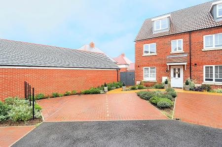 Centurion Drive, Kirby Muxloe, LE9