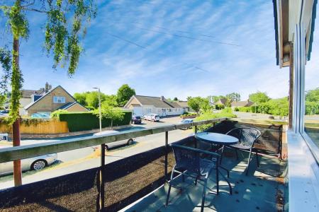 2 bedroom Flat for sale in Cherry Tree Court, Kirby Muxloe, LE9