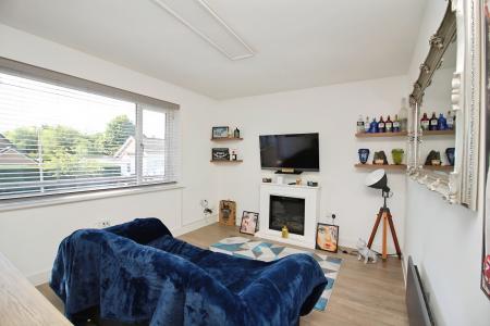 2 bedroom Flat for sale in Cherry Tree Court, Kirby Muxloe, LE9