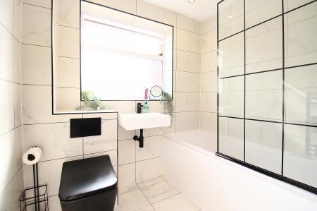 4 bedroom Detached house for sale in Claybrook Avenue, Braunstone Town, LE3