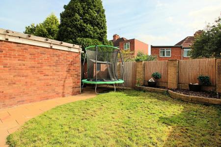 4 bedroom Detached house for sale in Claybrook Avenue, Braunstone Town, LE3