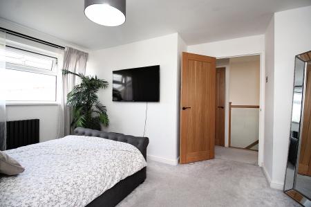 4 bedroom Detached house for sale in Claybrook Avenue, Braunstone Town, LE3