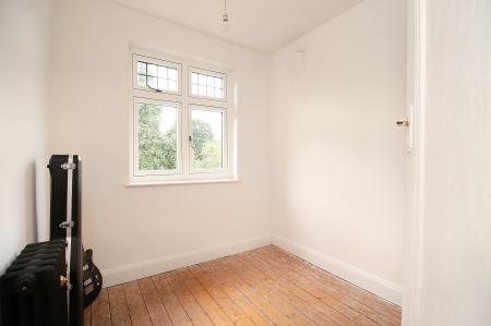 3 bedroom Semi-detached house for sale in Cooden Avenue, Leicester, LE3