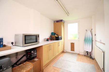 3 bedroom Semi-detached house for sale in Cooden Avenue, Leicester, LE3