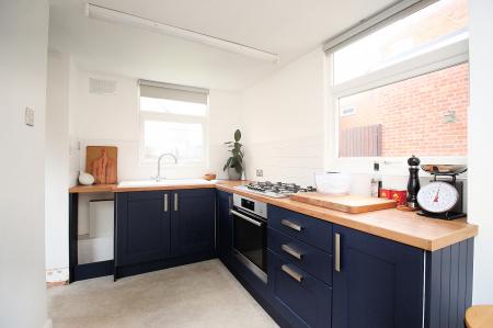 3 bedroom Semi-detached house for sale in Cooden Avenue, Leicester, LE3