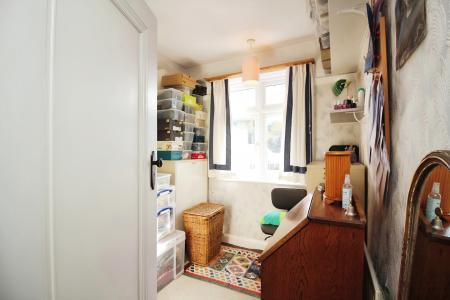 3 bedroom Semi-detached house for sale in Cooden Avenue, Leicester, LE3