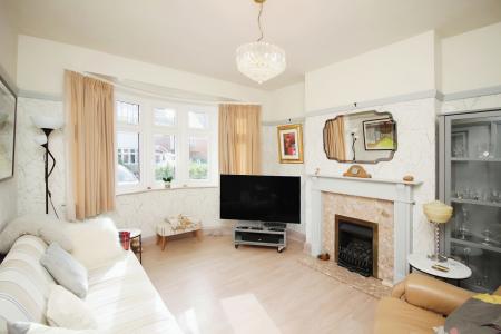 3 bedroom Semi-detached house for sale in Cooden Avenue, Leicester, LE3