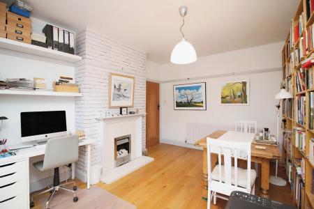 3 bedroom Semi-detached house for sale in Cooden Avenue, Leicester, LE3