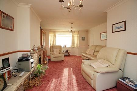 3 bedroom Semi-detached house for sale in Coplow Crescent, Syston, LE7