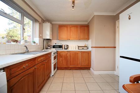 3 bedroom Semi-detached house for sale in Coplow Crescent, Syston, LE7