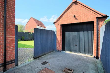 3 bedroom Detached house for sale in Cox Meadow Road, Leicester Forest East, LE3