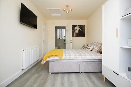 4 bedroom Semi-detached house for sale in Derwent Close, Earl Shilton, LE9