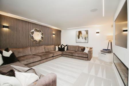 5 bedroom Detached house for sale in Dunton Road, Broughton Astley, LE9