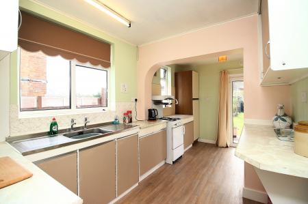 3 bedroom Semi-detached house for sale in Edward Avenue, Braunstone Town, LE3