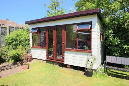 4 bedroom Semi-detached house for sale in Elmdale Road, Earl Shilton, LE9