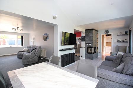 4 bedroom Semi-detached house for sale in Elmdale Road, Earl Shilton, LE9