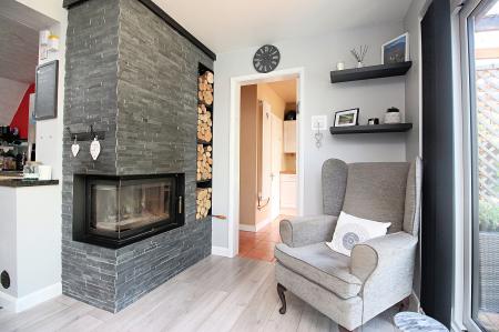 4 bedroom Semi-detached house for sale in Elmdale Road, Earl Shilton, LE9