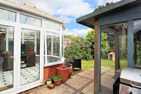 3 bedroom Semi-detached house for sale in Fairbourne Road, Braunstone Town, LE3