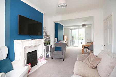 3 bedroom Semi-detached house for sale in Fairbourne Road, Braunstone Town, LE3