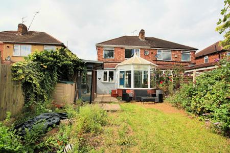 3 bedroom Semi-detached house for sale in Fairbourne Road, Braunstone Town, LE3