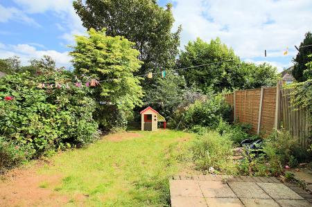 3 bedroom Semi-detached house for sale in Fairbourne Road, Braunstone Town, LE3
