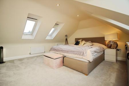 5 bedroom Detached house for sale in Fairefield Crescent, Glenfield, LE3