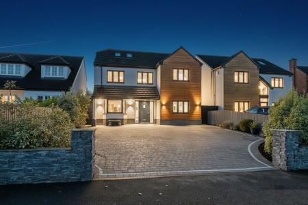 5 bedroom Detached house for sale in Fairefield Crescent, Glenfield, LE3