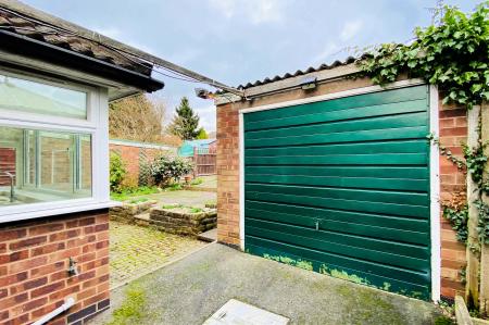 3 bedroom Detached house for sale in Farmway, Braunstone Town, LE3