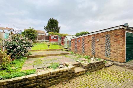 3 bedroom Detached house for sale in Farmway, Braunstone Town, LE3