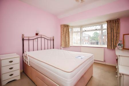 3 bedroom Semi-detached house for sale in Fieldhurst Avenue, Braunstone Town, LE3