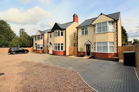 4 bedroom Detached house for sale in Fieldway, Earl Shilton, LE9