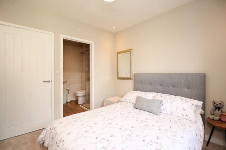 4 bedroom Detached house for sale in Fieldway, Earl Shilton, LE9