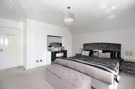 5 bedroom Detached house for sale in Forest House Lane, Leicester Forest East, LE3