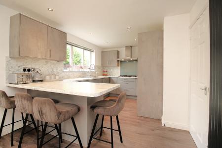 5 bedroom Detached house for sale in Forest House Lane, Leicester Forest East, LE3