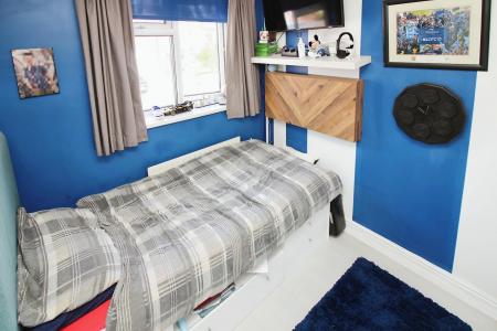 3 bedroom Semi-detached house for sale in Hardie Crescent, Leicester, LE3