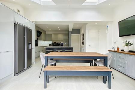 3 bedroom Semi-detached house for sale in Hardie Crescent, Leicester, LE3