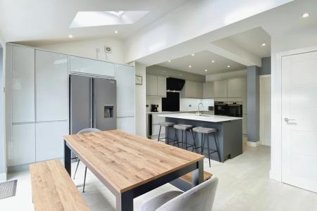 3 bedroom Semi-detached house for sale in Hardie Crescent, Leicester, LE3