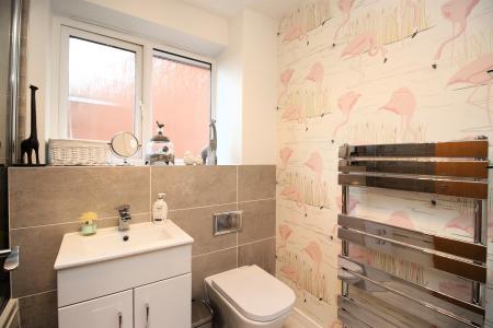 4 bedroom Detached house for sale in Hawthorn Grove, Sapcote, LE9